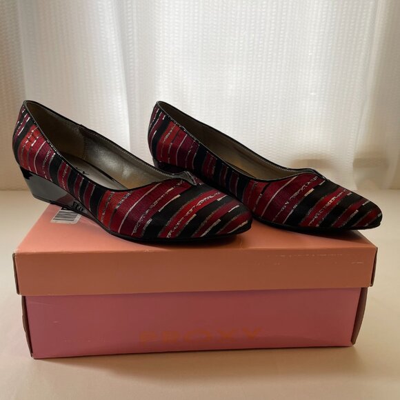 Women's Shoes 8.5 W Wide Proxy Red Silver Stripe Wedge Holiday Christmas New NIB - Picture 1 of 4